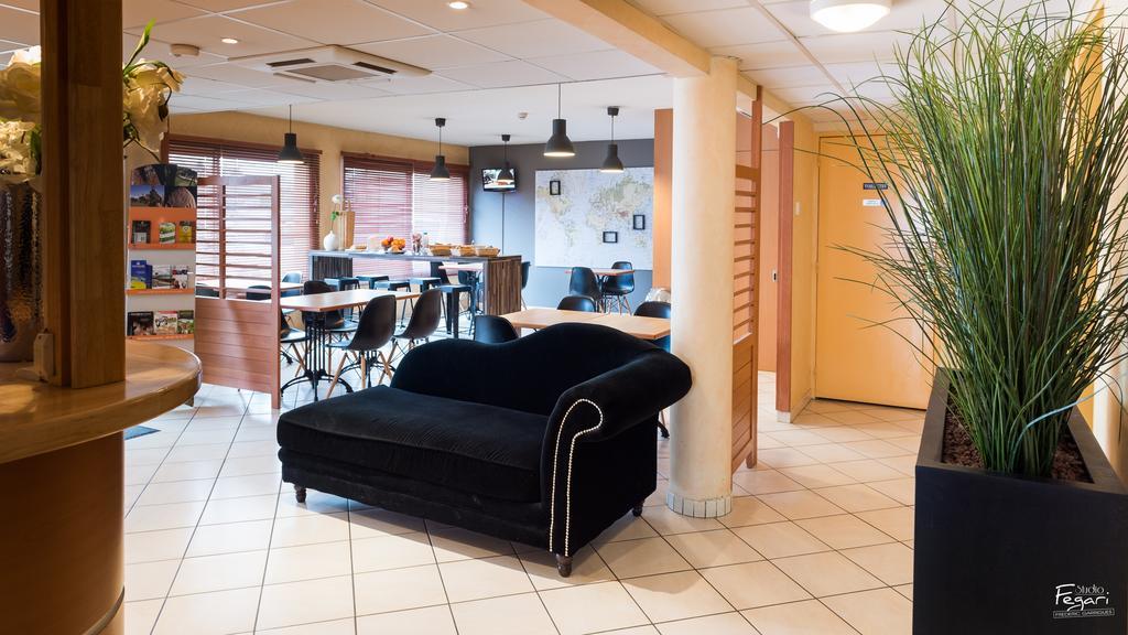 Hotel First Родез Екстериор снимка