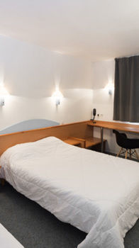 Hotel First Родез Екстериор снимка